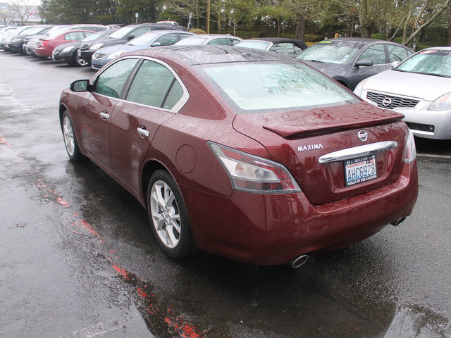 Nissan Maxima 2012 photo 1