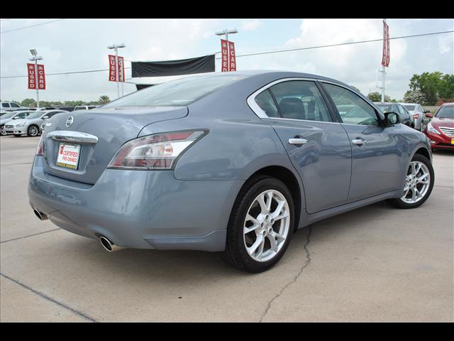 Nissan Maxima 2012 photo 1