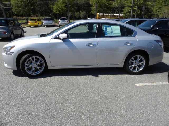 Nissan Maxima 2012 photo 1