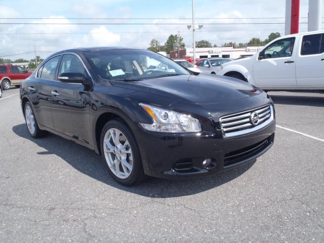 Nissan Maxima 4.6L Eddie Bauer Sedan