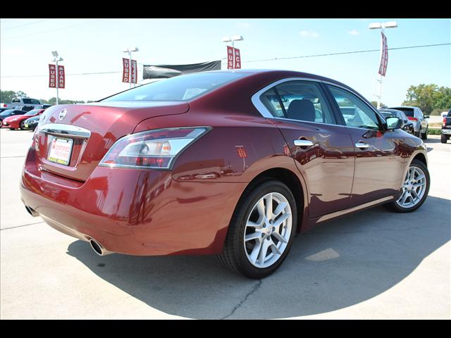 Nissan Maxima 2012 photo 1