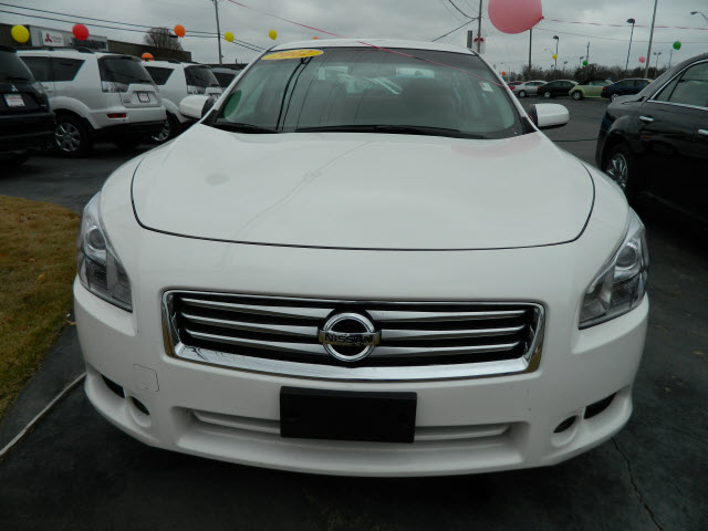 Nissan Maxima 2012 photo 1