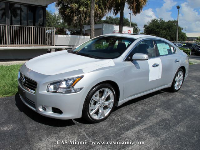 Nissan Maxima 2012 photo 2