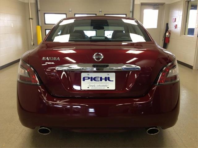 Nissan Maxima 2012 photo 1