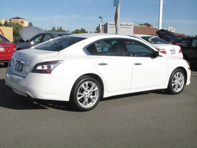 Nissan Maxima 2012 photo 4