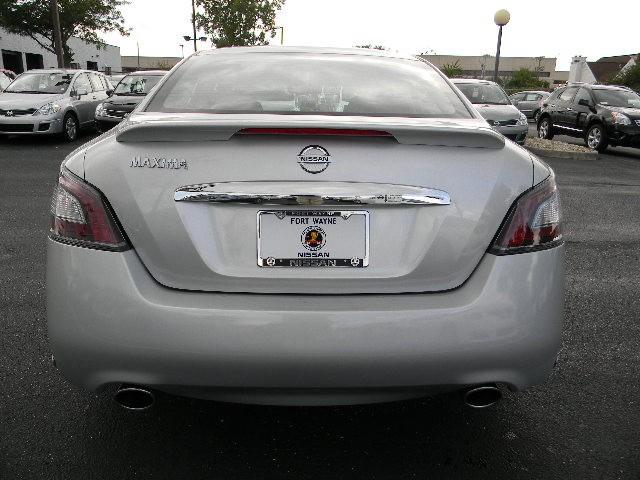 Nissan Maxima 2012 photo 1