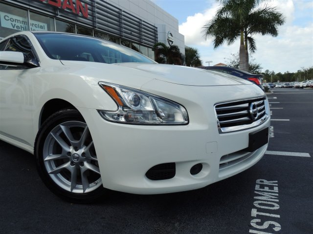 Nissan Maxima 2012 photo 1