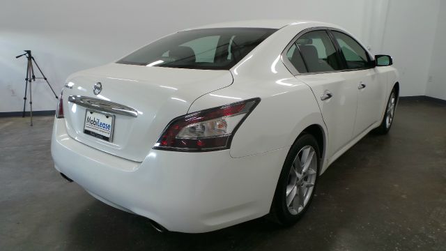 Nissan Maxima XR Sedan