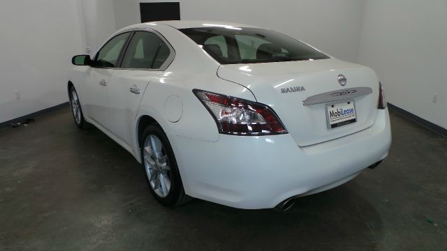 Nissan Maxima 2012 photo 1