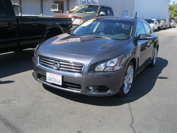 Nissan Maxima 2012 photo 1