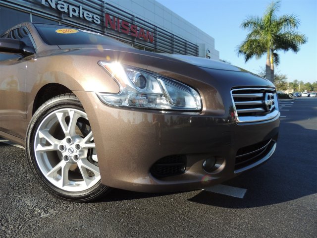 Nissan Maxima 2012 photo 1