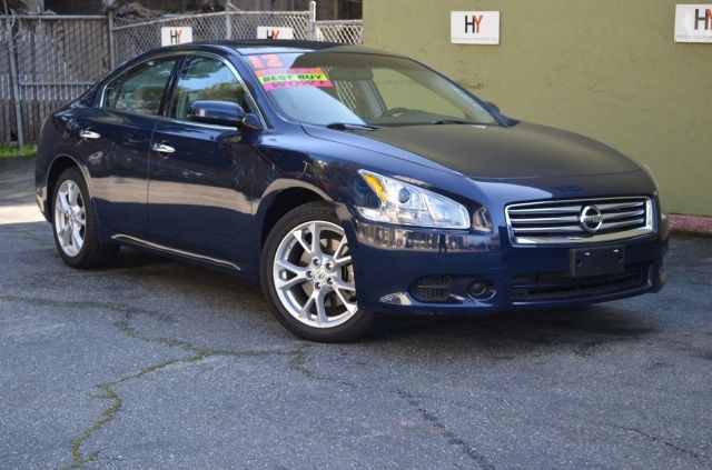 Nissan Maxima 2012 photo 1