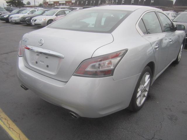 Nissan Maxima 2012 photo 2