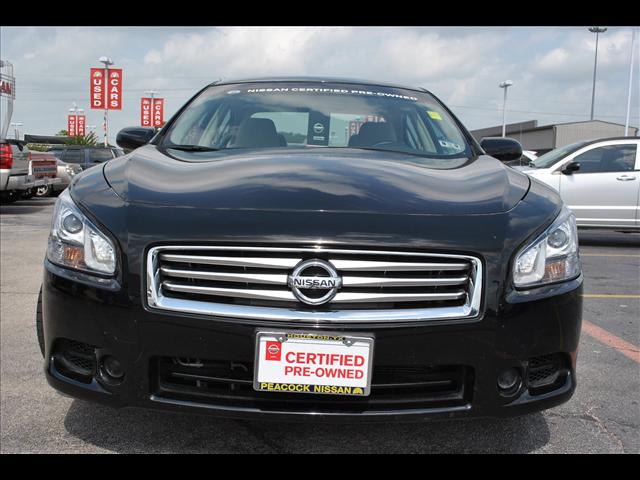 Nissan Maxima 2012 photo 1