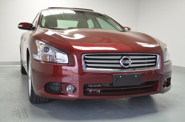 Nissan Maxima 2012 photo 1