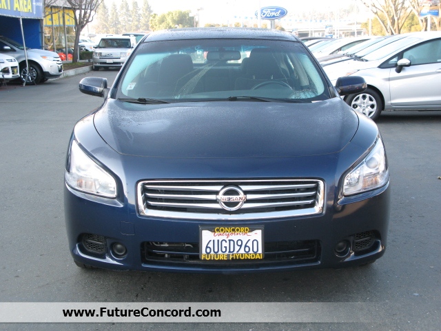 Nissan Maxima 2012 photo 1