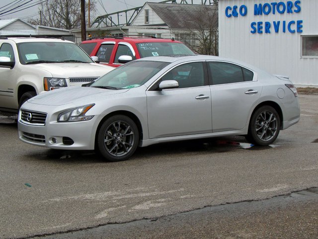 Nissan Maxima Regular Cab 4-wheel Drive Work Truck Unspecified