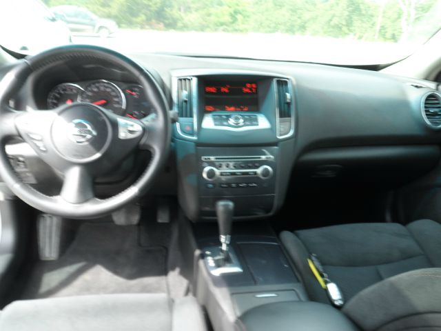 Nissan Maxima 2012 photo 1