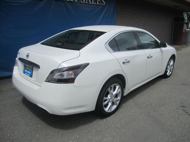 Nissan Maxima 2012 photo 1