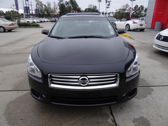 Nissan Maxima 2012 photo 1