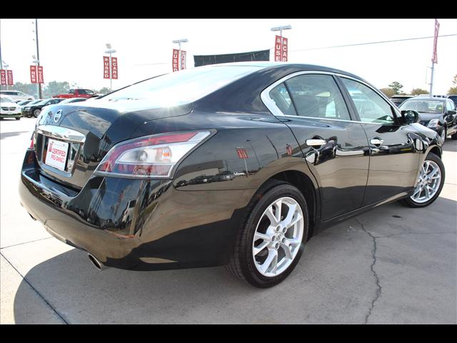 Nissan Maxima 2012 photo 1