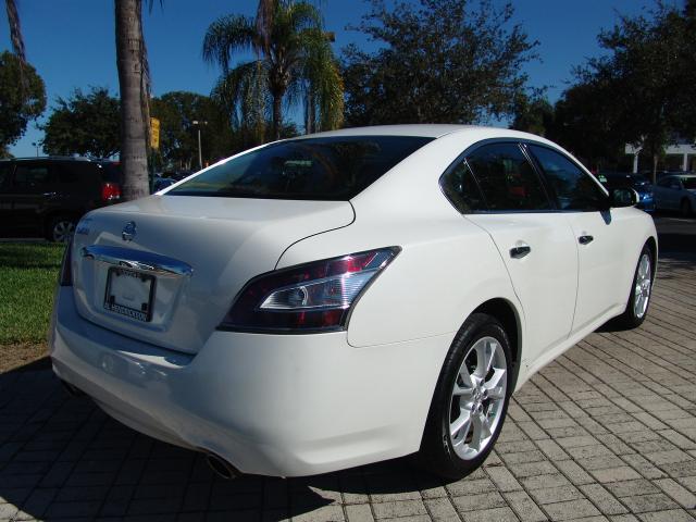 Nissan Maxima 2012 photo 3