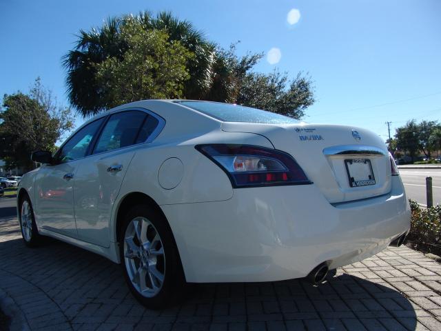 Nissan Maxima 2012 photo 5