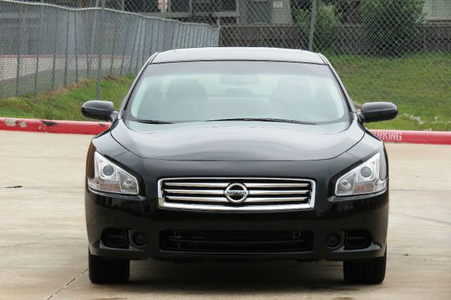 Nissan Maxima 2012 photo 1