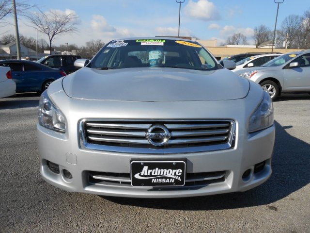 Nissan Maxima 2012 photo 1