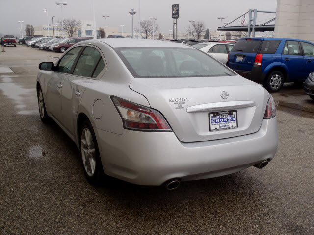 Nissan Maxima 2012 photo 4