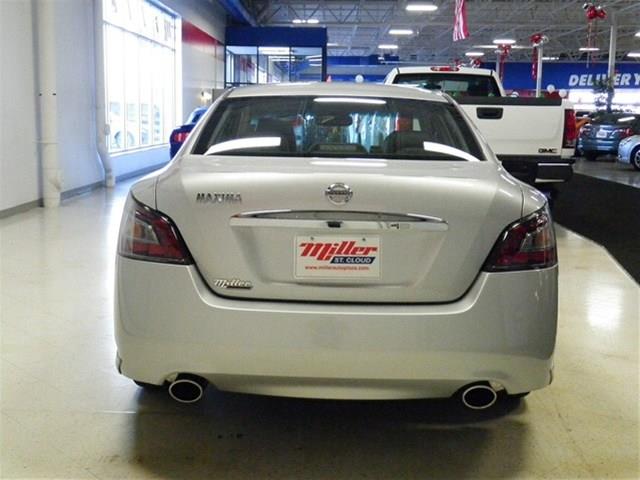 Nissan Maxima 2013 photo 2