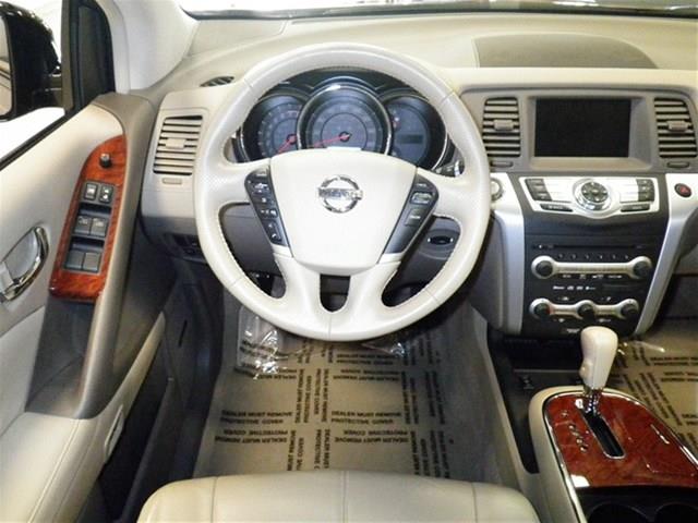 Nissan Murano 2010 photo 18