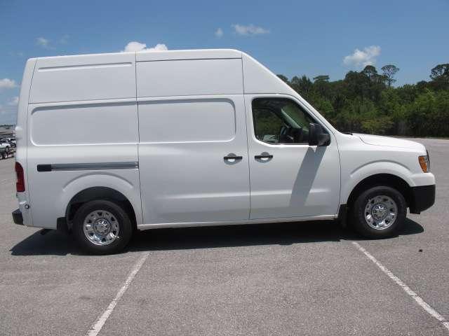 Nissan NV 2012 photo 1