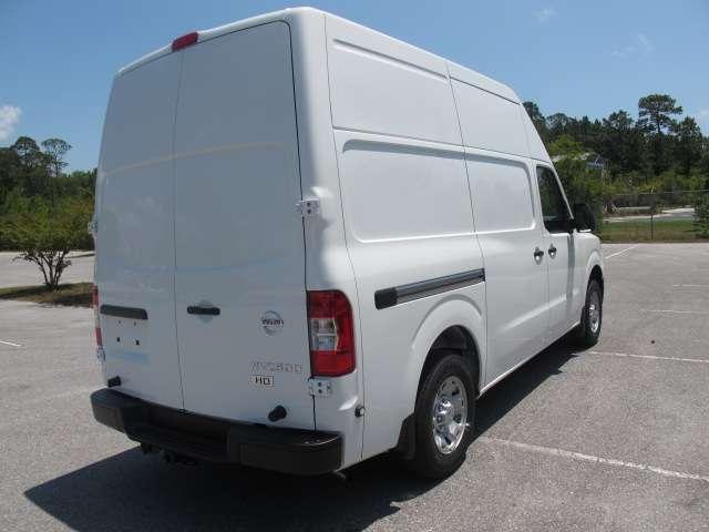 Nissan NV 2012 photo 4