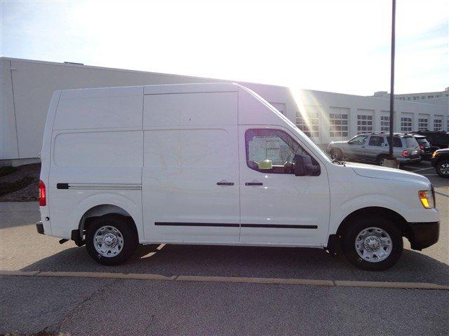 Nissan NV 2012 photo 3