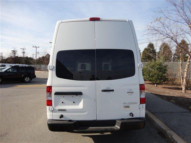 Nissan NV 2012 photo 4