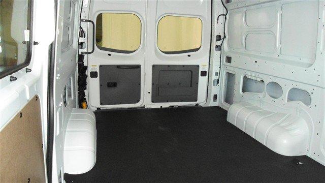 Nissan NV 2012 photo 4