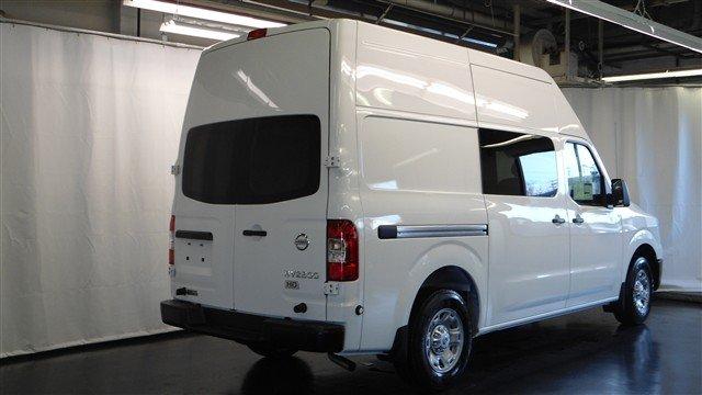 Nissan NV 2012 photo 1