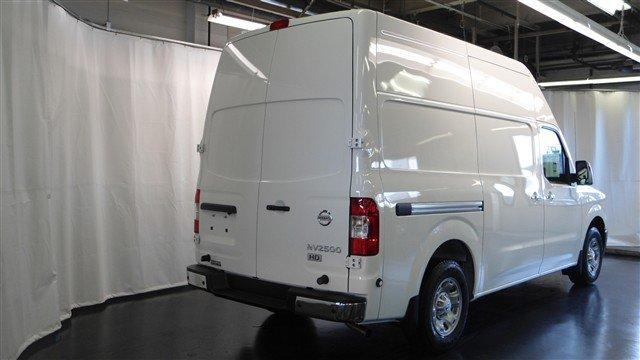 Nissan NV 2012 photo 1