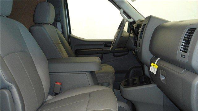 Nissan NV 2012 photo 3