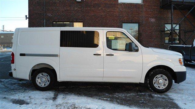 Nissan NV 2012 photo 2