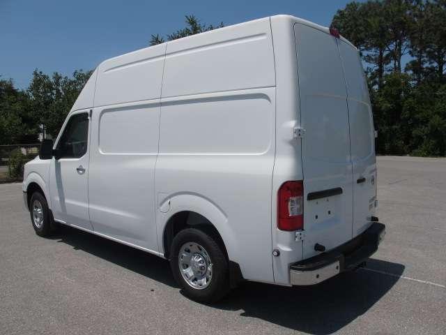 Nissan NV 2012 photo 1