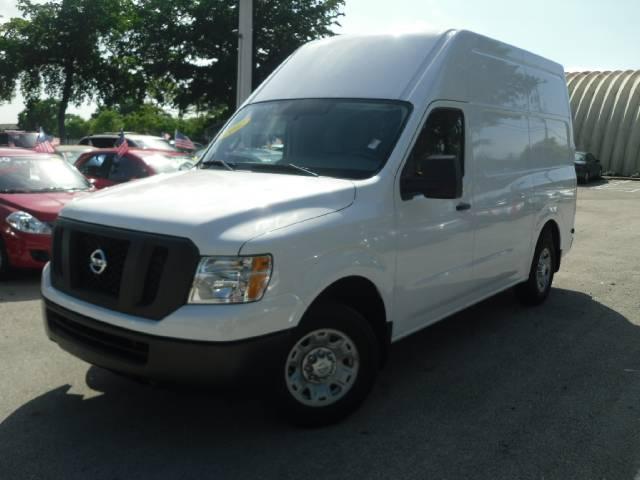 Nissan NV 2500 XR Passenger Van