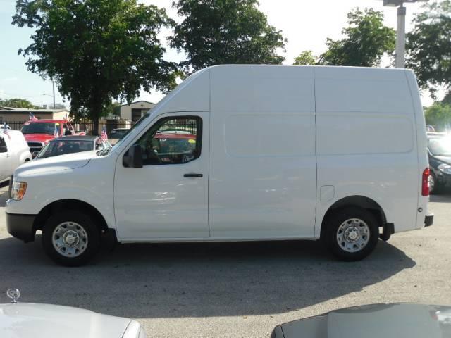 Nissan NV 2500 2012 photo 1