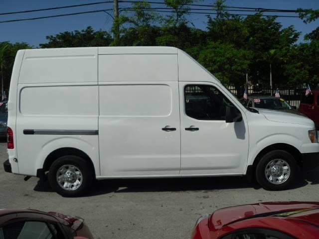 Nissan NV 2500 2012 photo 4