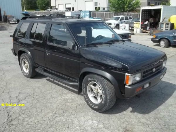 Nissan Pathfinder 1995 photo 3