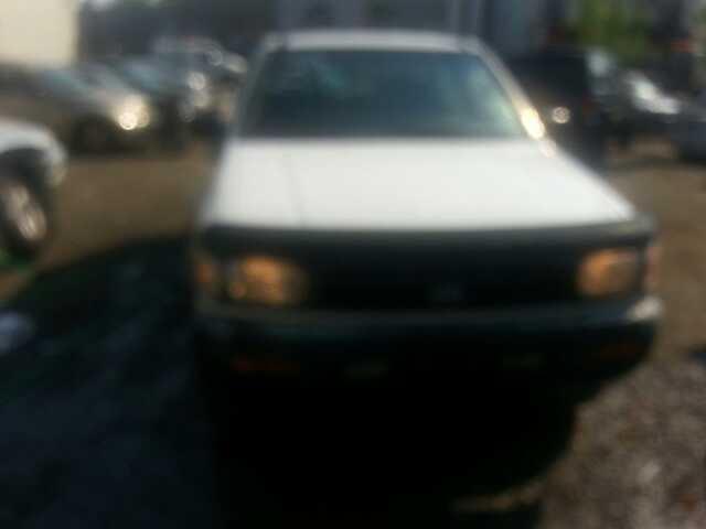 Nissan Pathfinder 1996 photo 5