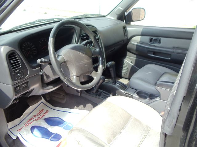 Nissan Pathfinder 1996 photo 2