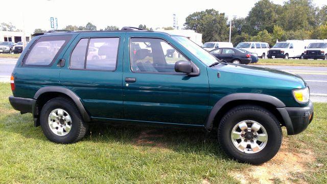 Nissan Pathfinder 1996 photo 4