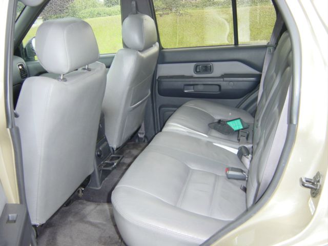 Nissan Pathfinder 1998 photo 3